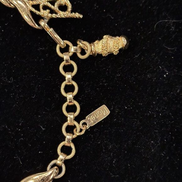 Vintage Monet Gold Tone Necklace - Picture 3 of 4